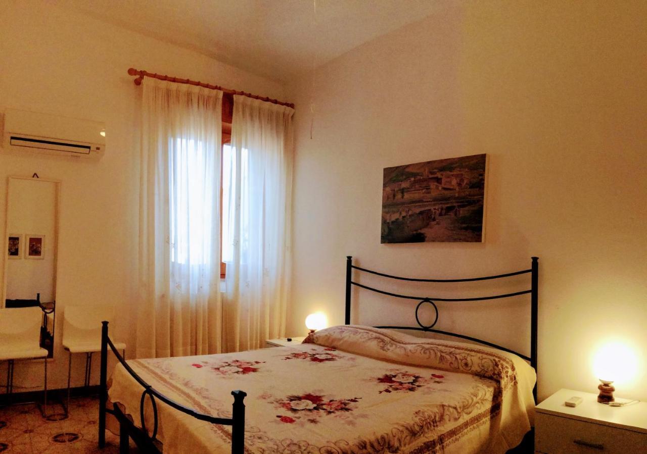 Casa Vacanze Sole E Mare 툴라다 외부 사진